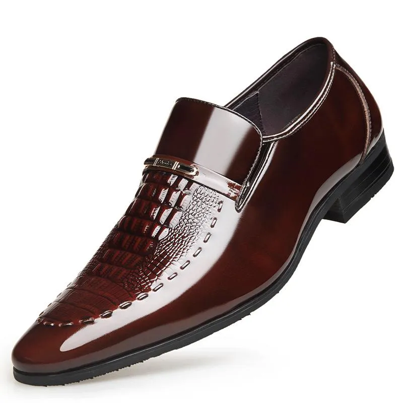 Men's Crocodile Pattern Patent Leather Pointed Toe Business Leather Shoes 26384353L
