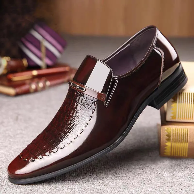 Men's Crocodile Pattern Patent Leather Pointed Toe Business Leather Shoes 26384353L