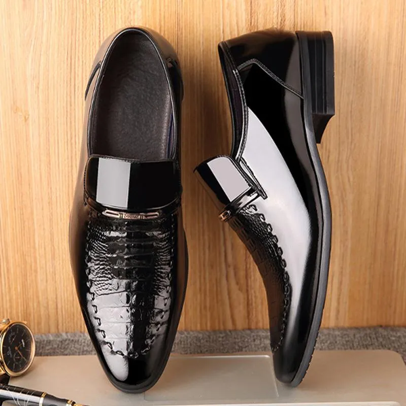 Men's Crocodile Pattern Patent Leather Pointed Toe Business Leather Shoes 26384353L